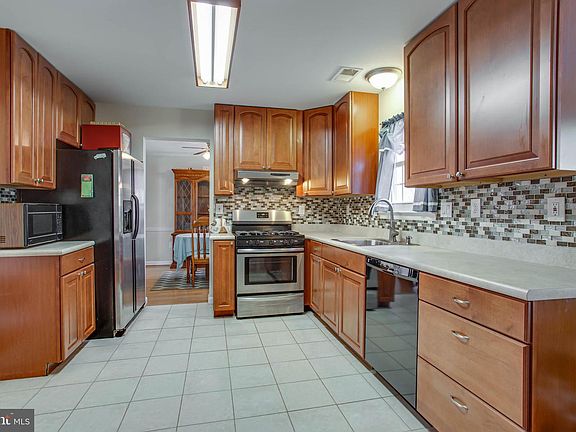 4th image of 5404 Tilapia Ct