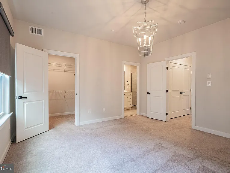 13001 Hattontown Sq — Photo 29