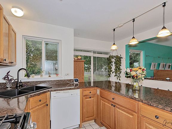 3rd image of 639 E Princeton Ct