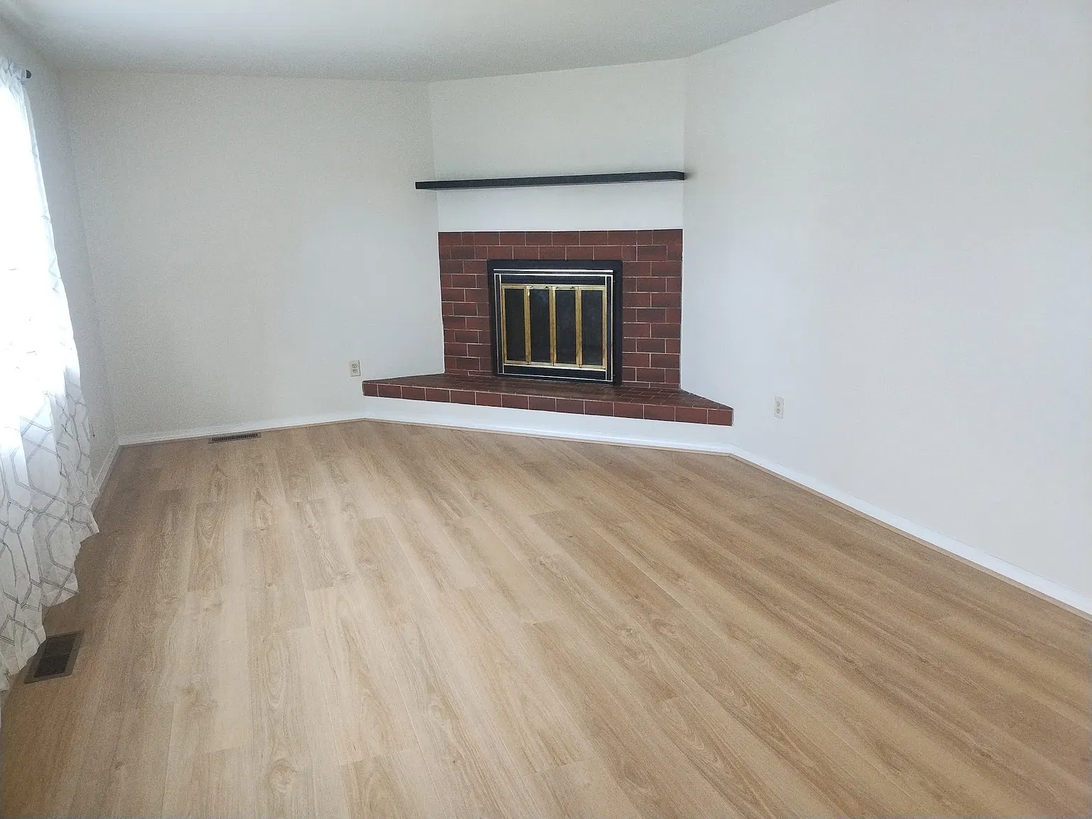2 bed, $2,800 — Photo 2