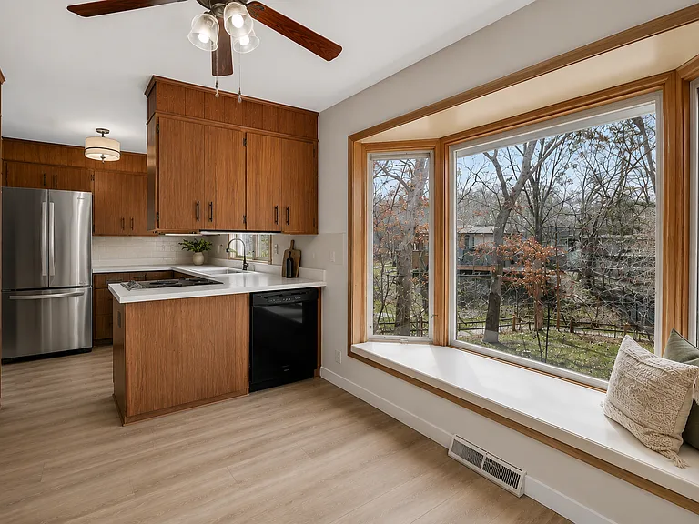2512 Timber Dr — Photo 3