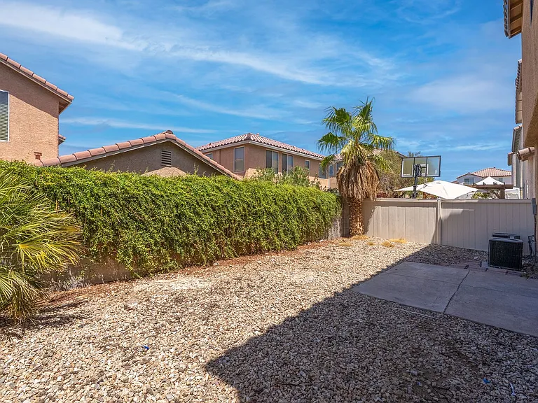 944 Saffex Rose Ave — Photo 35