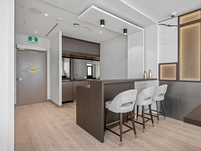 101 Roehampton Ave #1901 — Photo 13