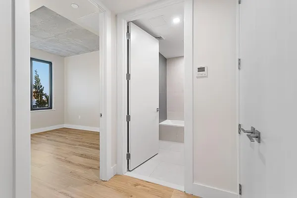 Rented by Safdie Realty Group | media 32