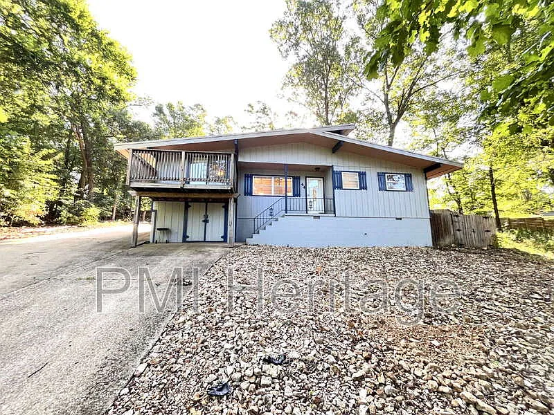 3 bed, 1.5 bath, 1040 sqft, $1,400 — Photo 1