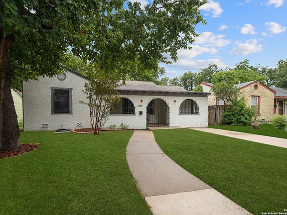 3rd image of 2238 W MAGNOLIA AVE