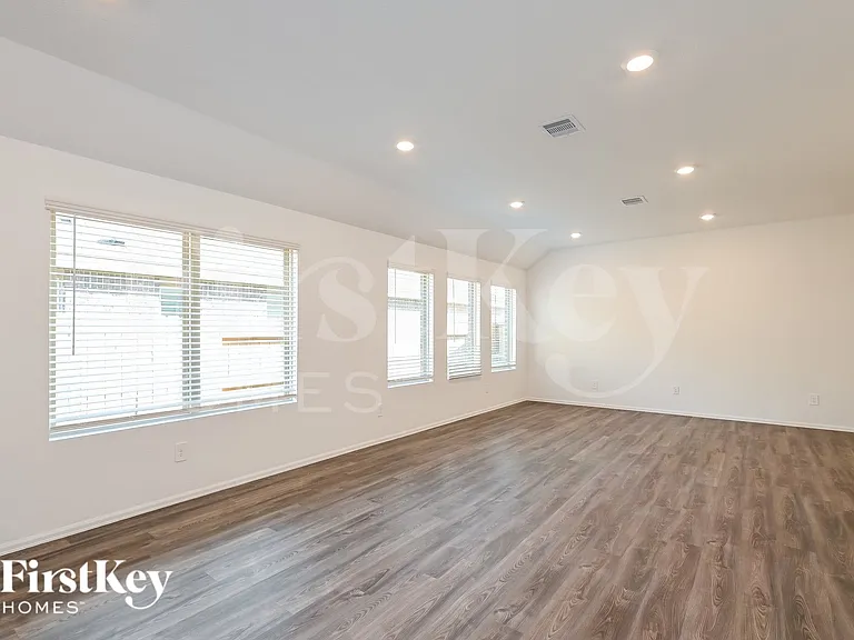 18442 Summit Ranch Dr — Photo 3