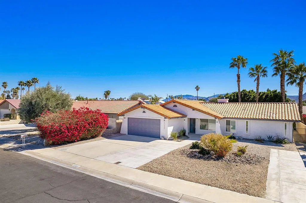 3 bed, 1634 sqft, $3,900 — Photo 1