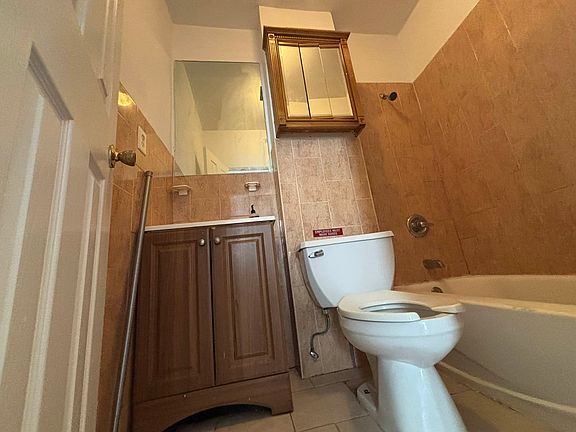 5th image of 43 Troutman St #2A
