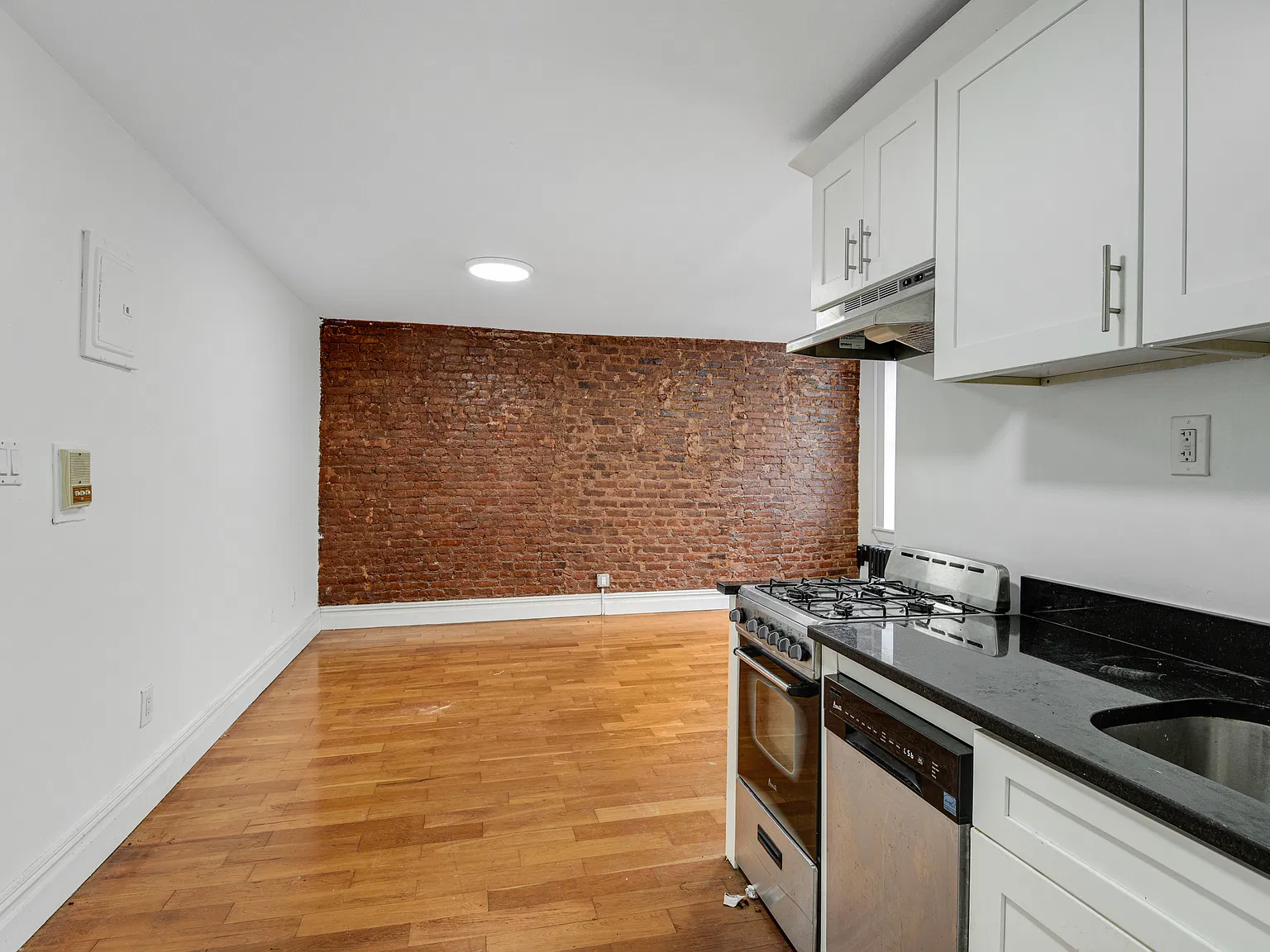150 East 3rd Street — Photo 2