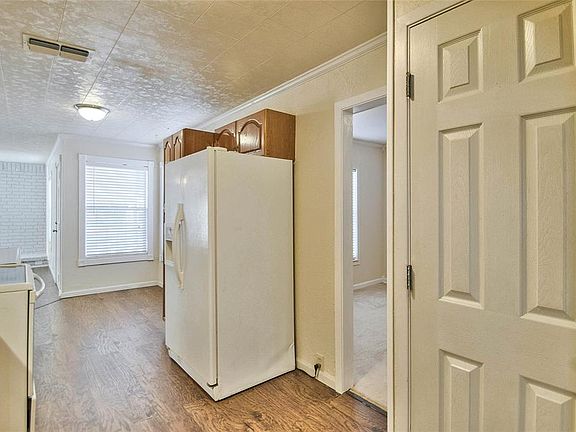 5th image of 1404 Oliver St