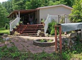 1137 Linden Rd, Looneyville, WV 25259