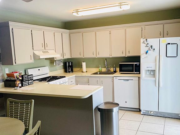 4th image of 2148 White Pine Circle #D