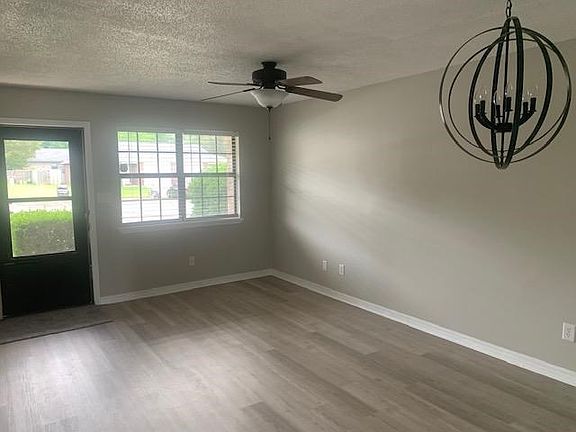 5th image of 1403 University Dr