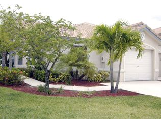 10606 Pelican Dr, Wellington, FL 33414