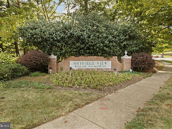 3rd image of 7422 Houndsbury Ct