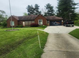 16427 Albion Rd, Strongsville, OH 44136