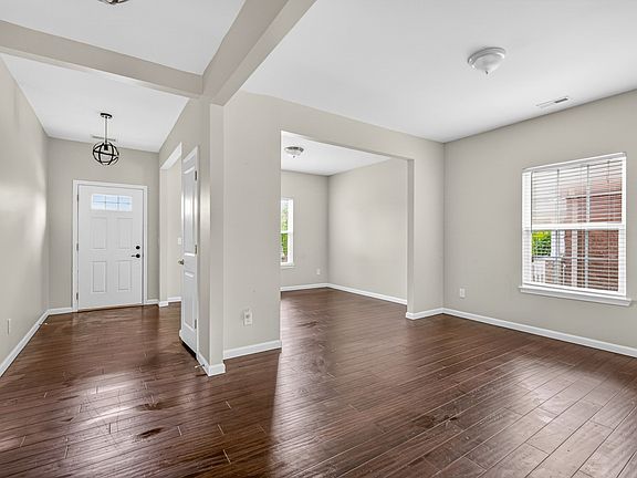 4th image of 684 Wolfeboro Ln