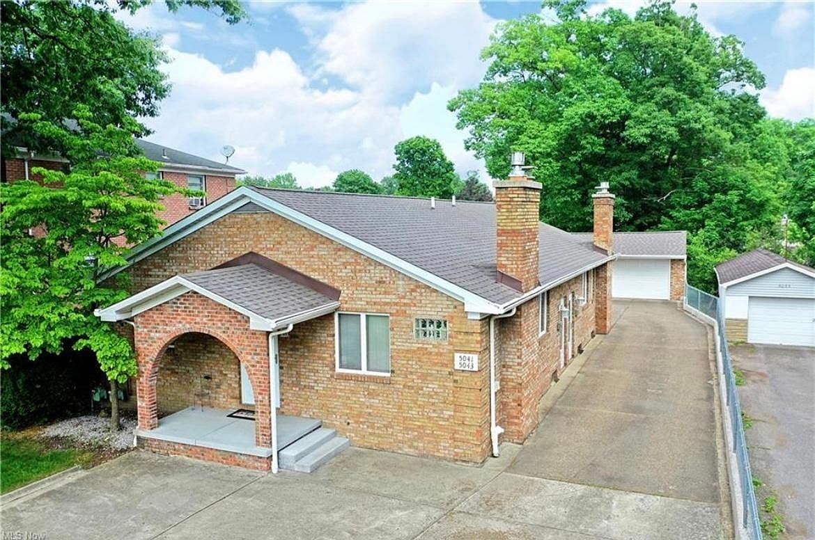 5043 Forest Park Pl #2, Youngstown, OH 44512 | Zillow