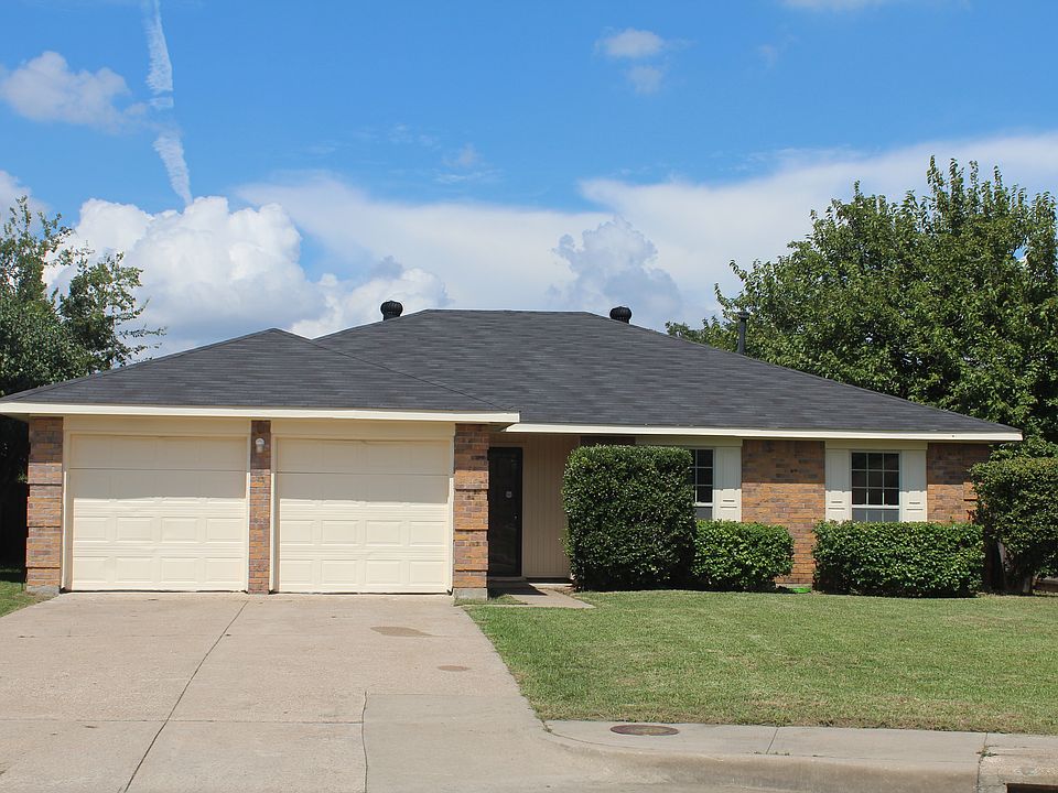 1st image of 2613 Brushwood Ln
