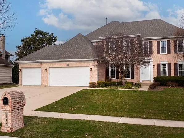 1252 Montclaire Pl, Schaumburg, IL 60173