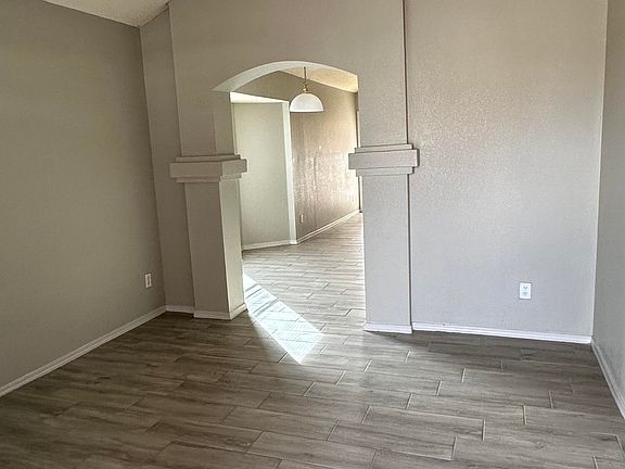 2nd image of 3901 Tierra Isla Way