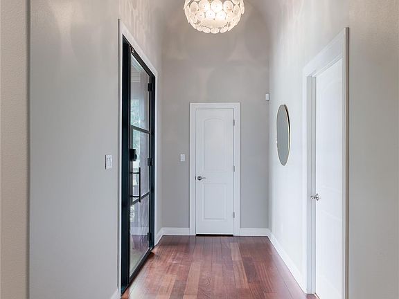4th image of 3511 Arrowhead Dr