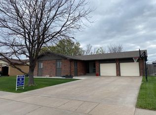 2707 N Pearly Jane Ave, Garden City, KS 67846