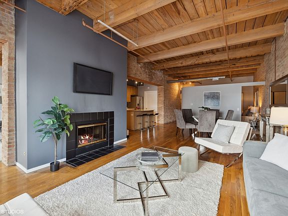 5th image of 550 N Kingsbury St APT 403