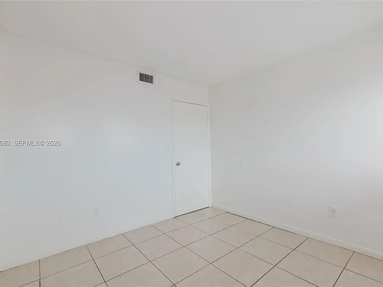 2020 NW 119th St #1122 — Photo 12