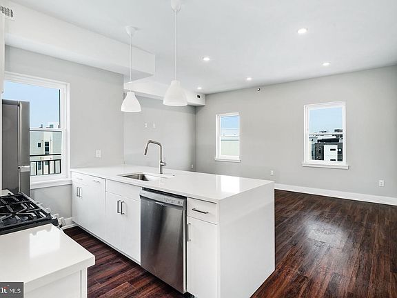 2nd image of 1527 Ridge Ave #3A