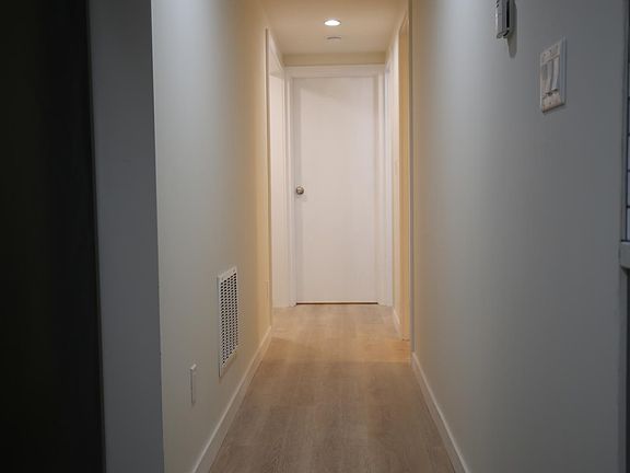 4th image of 968 Southgate Ave #B
