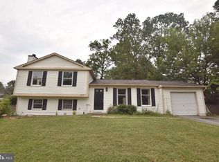 13810 Cabells Mill Dr, Centreville, VA 20120