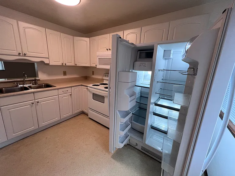 220 Orchard Hill Dr #B — Photo 11
