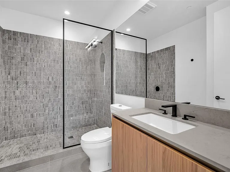 91 NW 27th St #203 — Photo 7