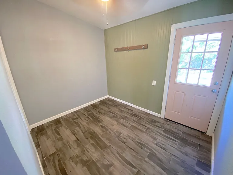 4424 Eleanor Way — Photo 13