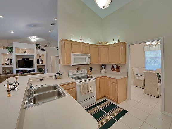 5th image of 7350 261st St E