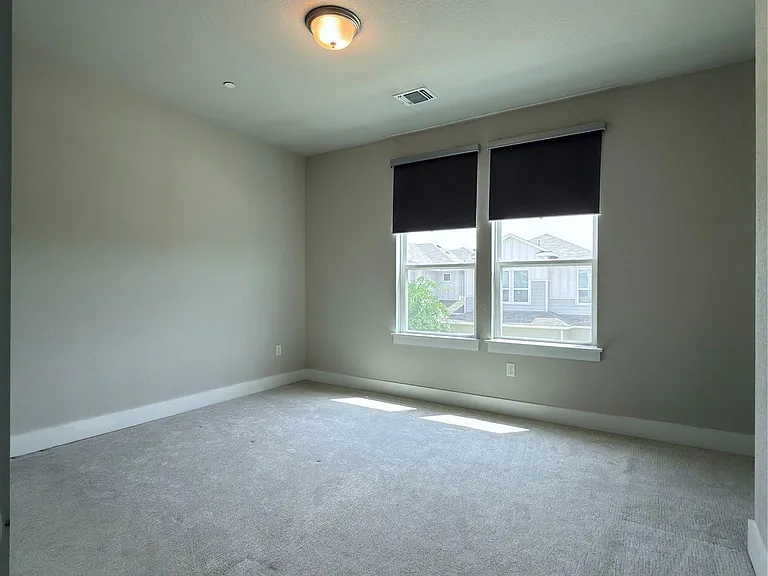 11216 Gadsen Ln — Photo 29