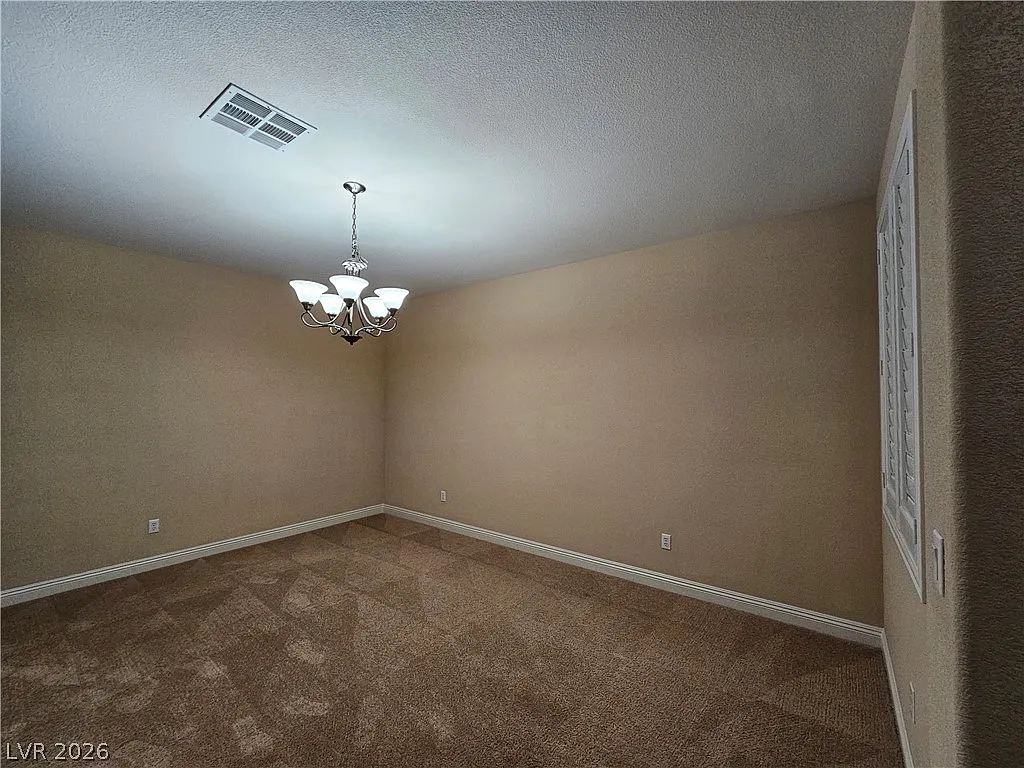 5 bed, 3.0 bath, 3639 sqft, $3,600 — Photo 4