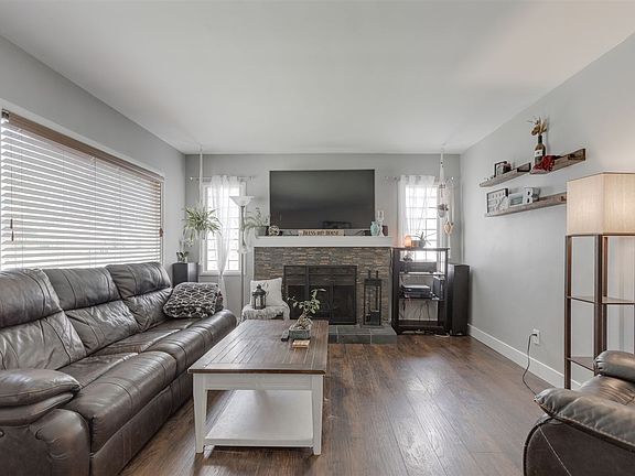 3rd image of 3021 E 32nd Ave
