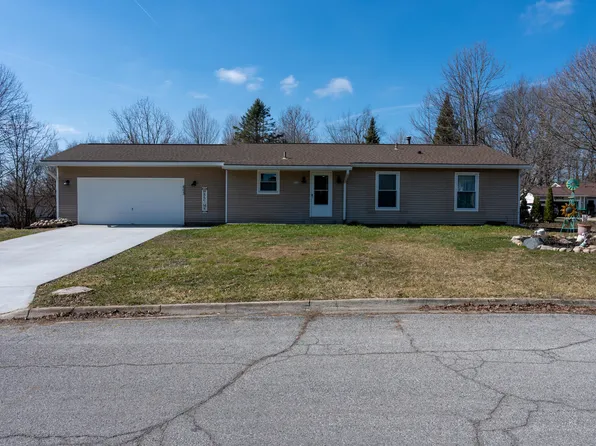 605 Donna Dr, Clinton, MI 49236