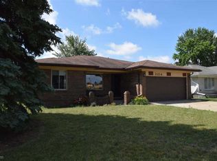 3214 Donna Dr, Sterling Heights, MI 48310