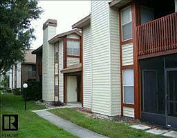 5th image of 1703 Hampton Ln #504