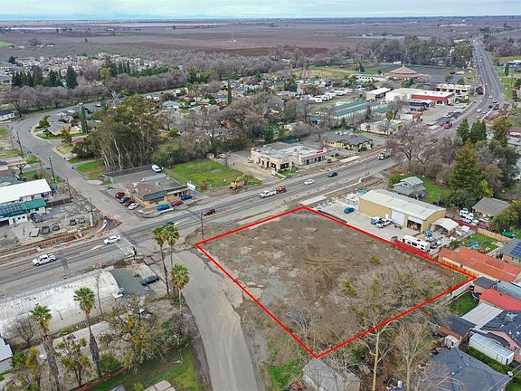 3rd image of 10375 Live Oak Blvd
