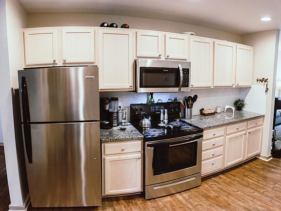 5th image of 112 Grunwell St