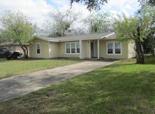 412 Paul Pl, Beeville, TX 78102