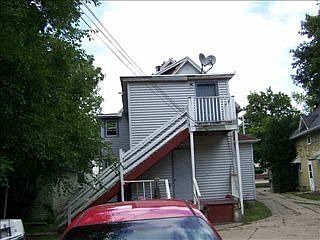 3rd image of 864 Walker St