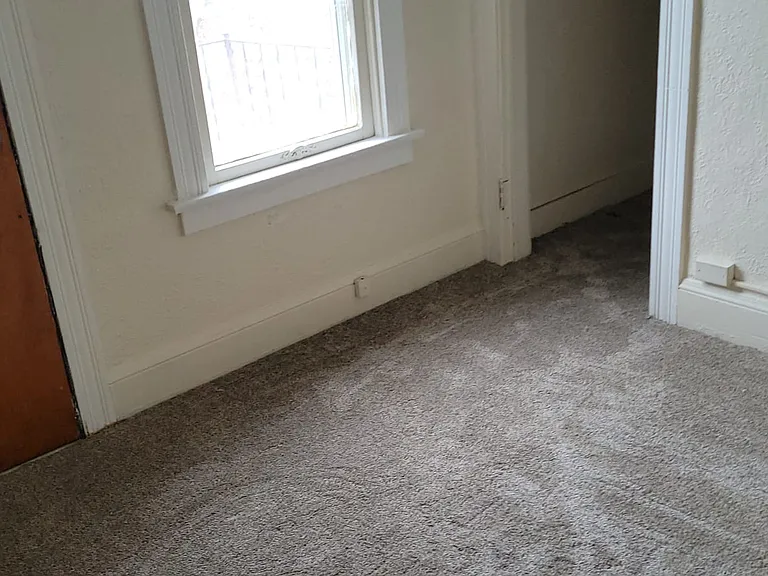 345 E Oakland St — Photo 3
