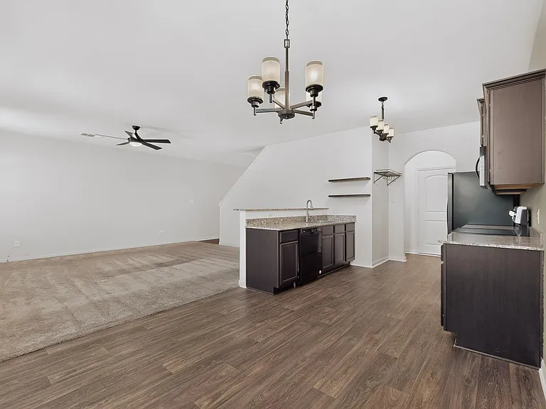 1382 Breanna Ln — Photo 10