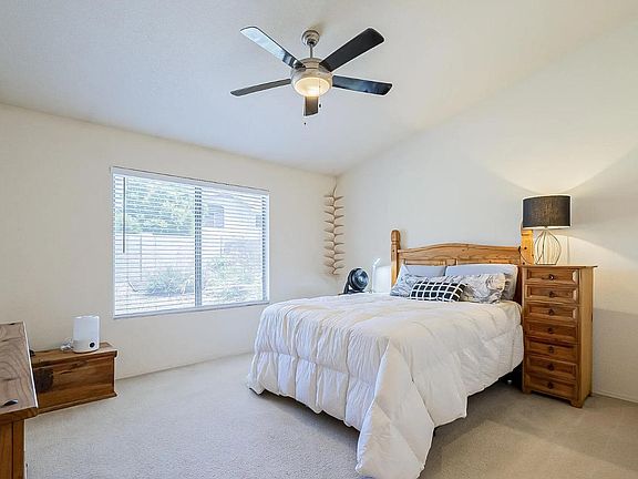 4th image of 1284 W Lark Dr